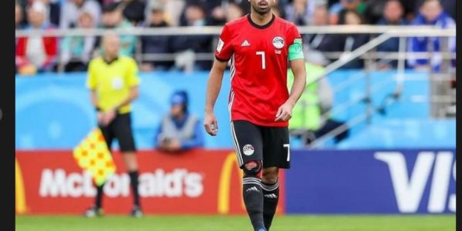 "شرف ليا إني لعبت معاك في يوم من الأيام".. عمرو السولية لاعب الأهلي يدعم أحمد فتحي بعد اعتزاله - هرم مصر