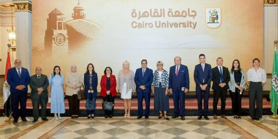 رئيس جامعة القاهرة يبحث مع وفد مجلس الشيوخ الفرنسي تعزيز علاقات التعاون - هرم مصر