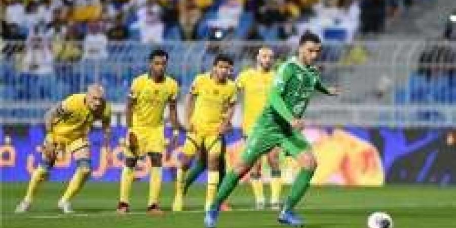 الشباب يستغل الأرض والجمهور أمام النصر في دوري روشن السعودي