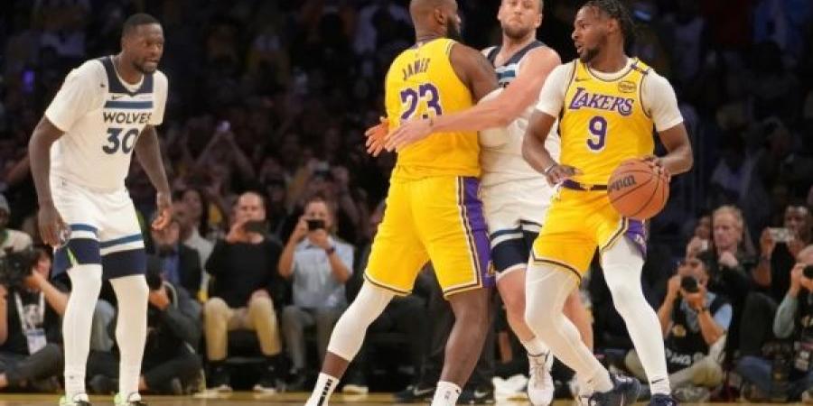 مشاركة تاريخية لليبرون ونجله بروني في NBA