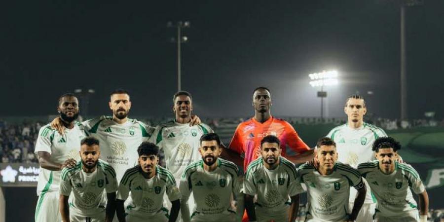 الاهلي يتعادل مع الأخدود في دوري روشن السعودي للمحترفين