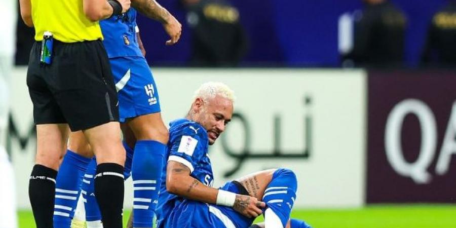 نيمار يخرج مصابا في ثاني مباراة للهلال بعد عودته من الإصابة