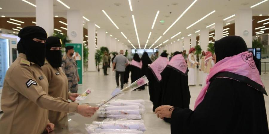 حرس الحدود يستقبل أولى رحلات ضيوف الرحمن القادمين من العراق - هرم مصر
