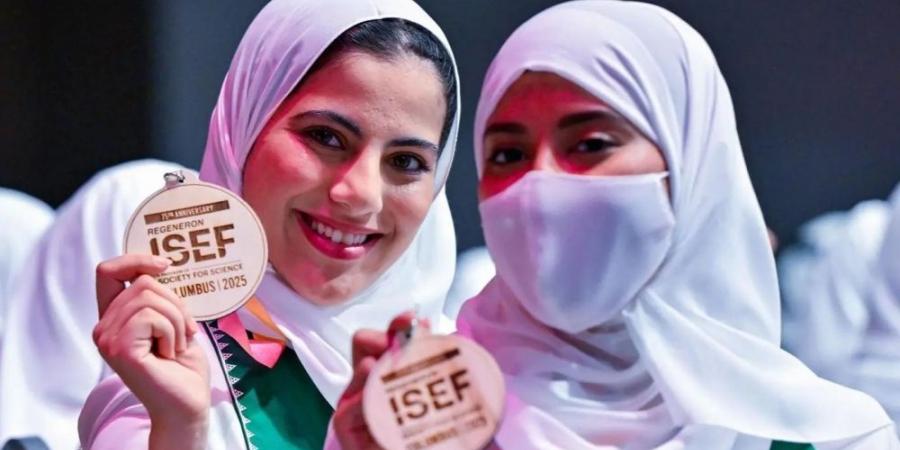 بالجوائز الكبرى.. المملكة الثانية عالميًا بعد أمريكا بـ"آيسف 2025" - هرم مصر