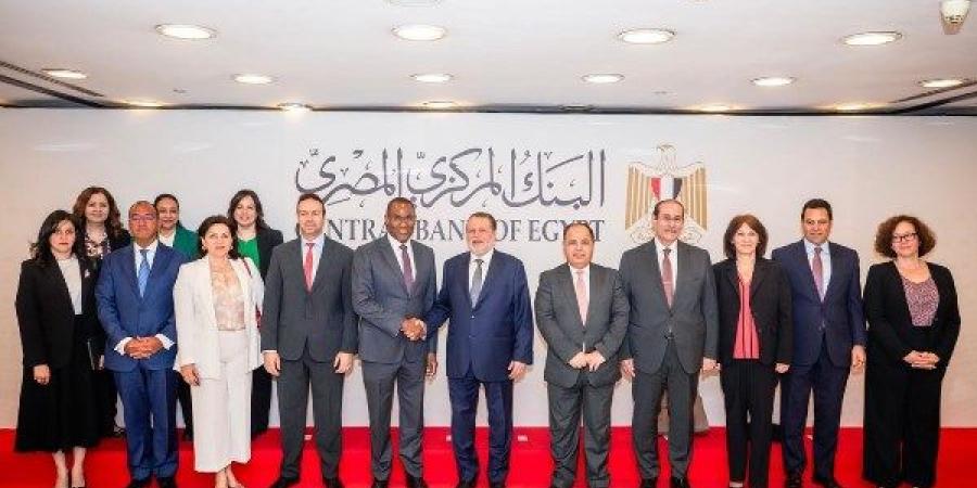 محافظ «المركزي» يستقبل نائب مدير صندوق النقد الدولي لمتابعة برنامج الإصلاح الاقتصادي - هرم مصر