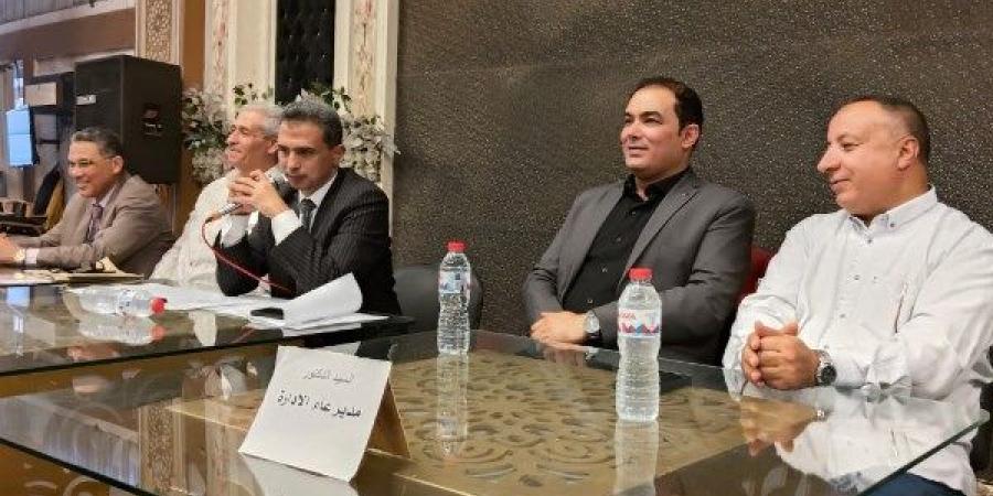 وكيل «تعليم كفر الشيخ» يعقد اجتماعًا مع رؤساء لجان الإعدادية بدسوق - هرم مصر