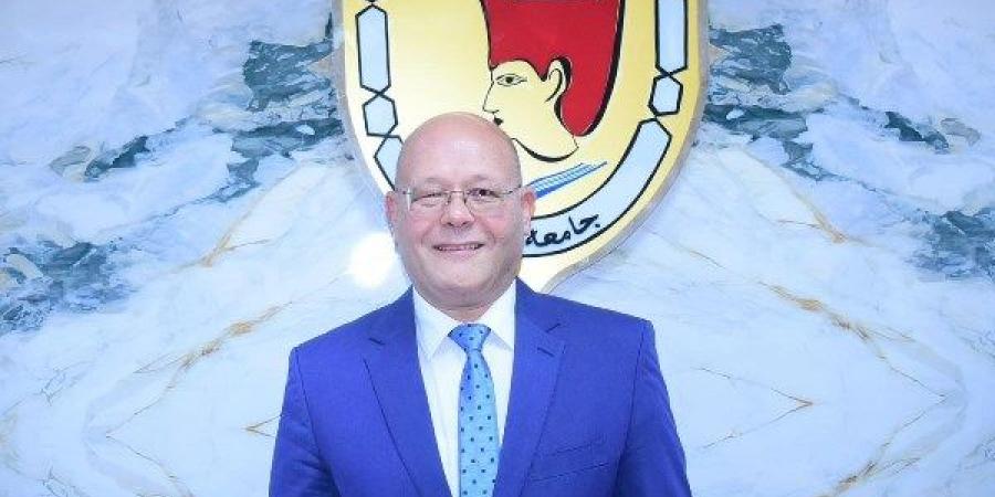 صرف مكافأة للعاملين بجامعة سوهاج تقديراً لجهودهم - هرم مصر