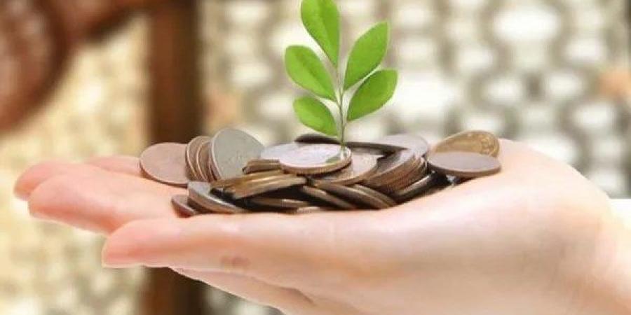 هل يجوز للأم إعطاء الزكاة لابنها لتعينه على ظروف الحياة؟.. الإفتاء تجيب - هرم مصر