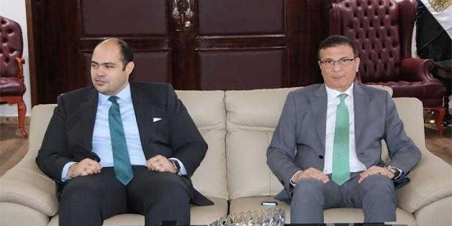 وزير الزراعة يبحث مع رئيس جهاز حماية المنافسة واتحاد الدواجن النهوض بالقطاع وزيادة الإنتاج والمعروض - هرم مصر
