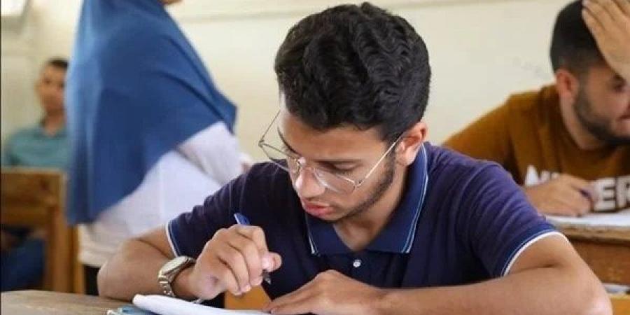قبل امتحانات الدبلومات الفنية| عقوبات الغشاشين والمشاغبين.. ومصير لجان الغش الجماعي - هرم مصر