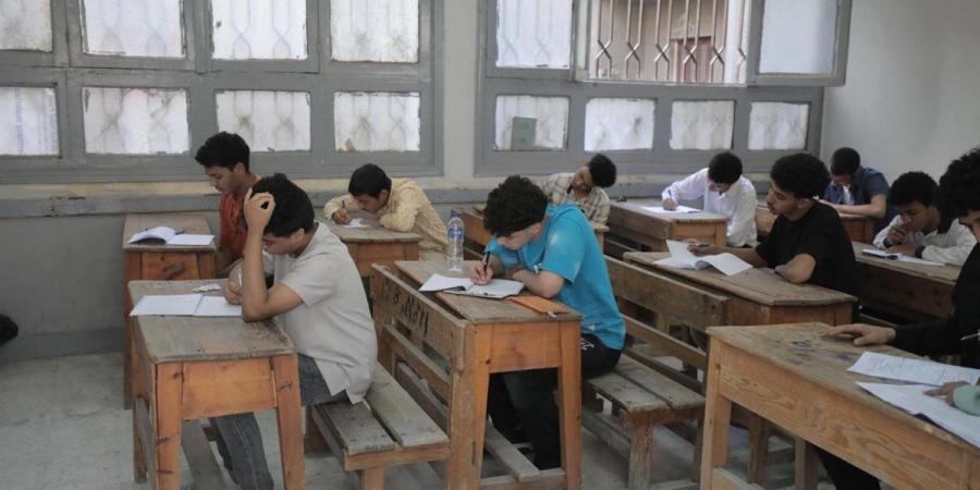 انطلاق امتحانات الثانوية الأزهرية بمادتي القرآن والحديث بالقسم العلمي - هرم مصر
