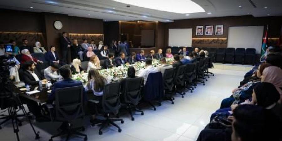 الصفدي من "الشرق الأوسط" يدعو إلى خلوة لرؤساء البرلمانات والاتحادات الطلابية كمبادرة يتبناها مجلس النواب - هرم مصر