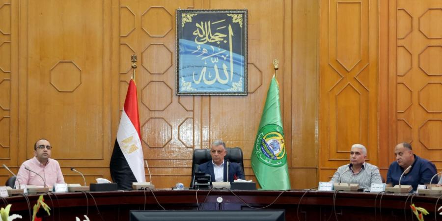 محافظ الإسماعيلية يناقش استعدادات المحافظة لاستقبال عيد الأضحى المبارك - هرم مصر