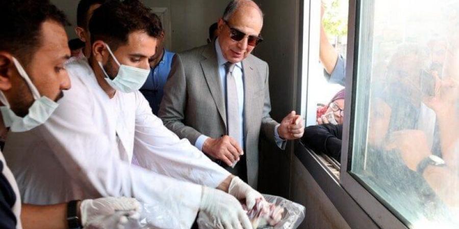 محافظ المنيا يفتتح منفذًا لبيع اللحوم البلدية بأسعار مخفضة استعدادًا لعيد الأضحى المبارك - هرم مصر