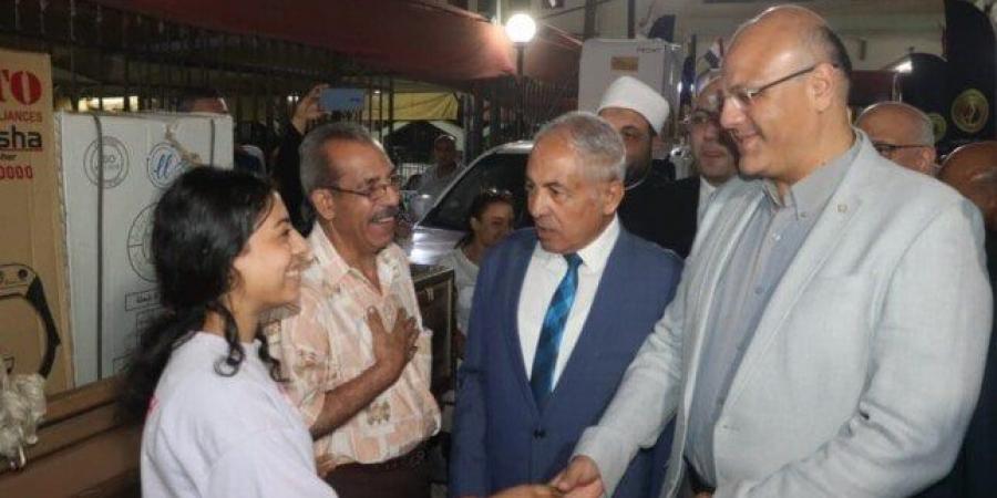 محافظ القليوبية يشهد احتفالية لتسليم أجهزة كهربائية للعرائس المُقبلين على الزواج - هرم مصر