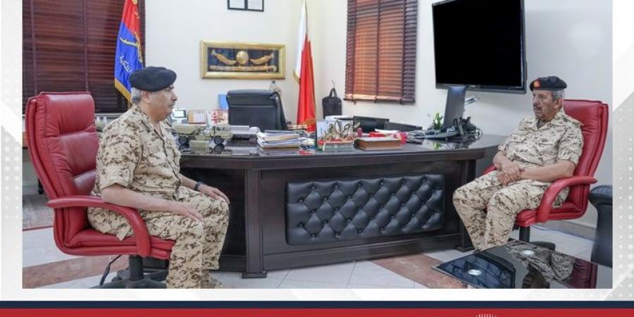 القائد العام لقوة دفاع البحرين يقوم بزيارة تفقدية إلى إحدى وحدات قوة دفاع البحرين - هرم مصر