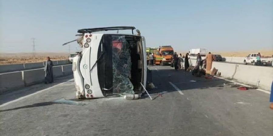 7 سيارات إسعاف لنقل مصابي حادث انقلاب «ميكروباص» على محور 26 يوليو - هرم مصر