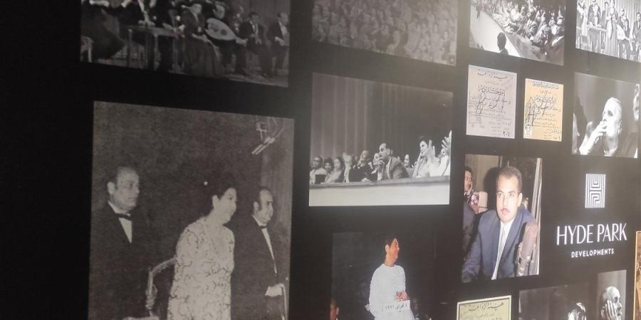 أبرزهم أشرف زكي ووفاء عامر..حضور عرض الصوت والصورة لـ كوكبة الشرق - هرم مصر