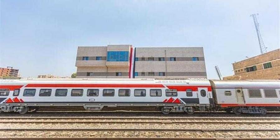 وزير الصناعة والنقل يعلن خول أبراج الإشارات الرئيسية الخدمة في 3 محطات سكة حديد - هرم مصر