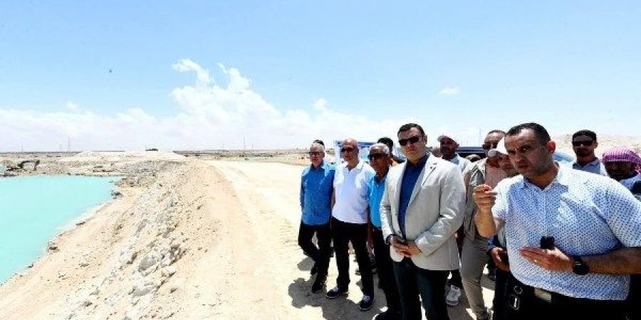 وزير الإسكان يتفقد أعمال البحيرات والطرق وبوابات مارينا الساحل الشمالي - هرم مصر