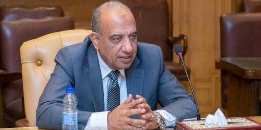 وزير الكهرباء يغادر إلى فرنسا لبحث سبل دعم وتعزيز الشراكة والتعاون فى مجالات الطاقة النظيفة - هرم مصر