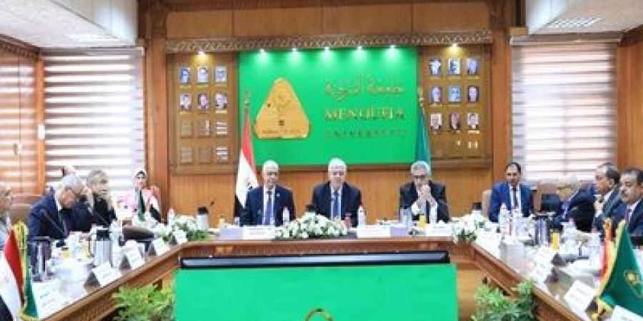"الأعلى للجامعات" يعتمد دليل اختبارات كليات علوم الرياضة بقسميه البدني والمهاري - هرم مصر