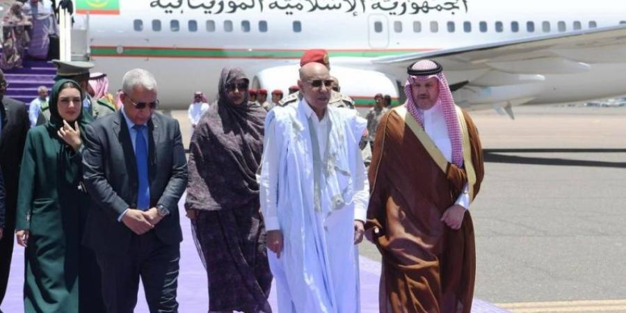 الرئيس الموريتاني يصل إلى المدينة المنورة - هرم مصر