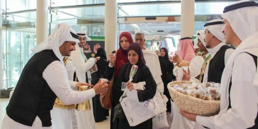 الشؤون الإسلامية تستقبل أولى طلائع ضيوف برنامج خادم الحرمين الشريفين للحج والعمرة من ذوي الشهداء والأسرى والجرحى الفلسطينيين - هرم مصر