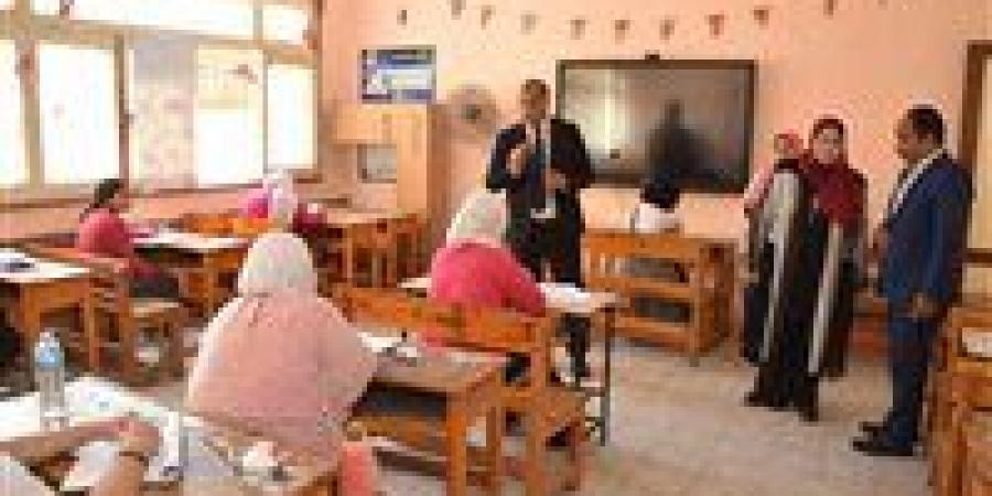 الغرباوي يتفقد لجان إدارة شمال التعليمية في ثاني أيام امتحانات الشهادة الاعدادية - هرم مصر