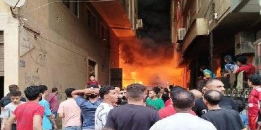 الحماية المدنية تسيطر على حريق بمصنع بلاستيك في شبرا الخيمة - هرم مصر