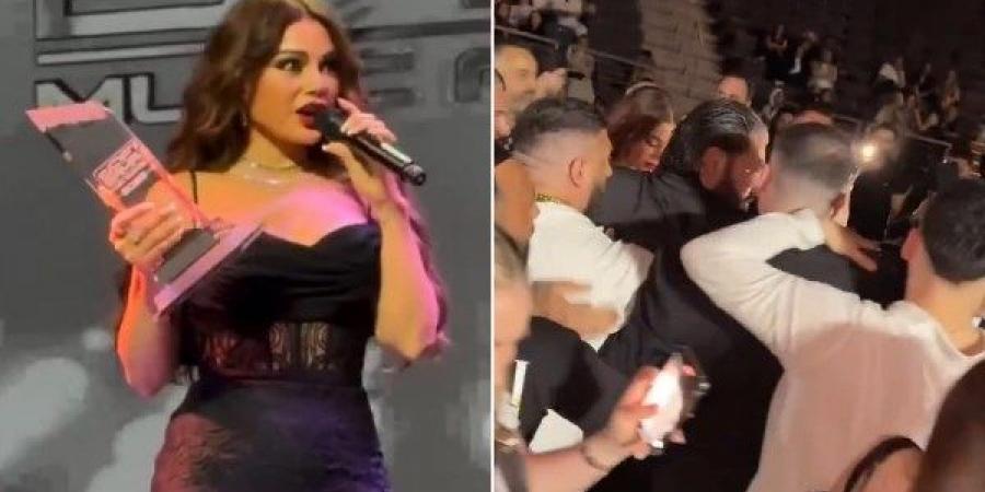محاصرة هيفاء وهبي خلال تكريمها في ألمانيا .. شاهد - هرم مصر
