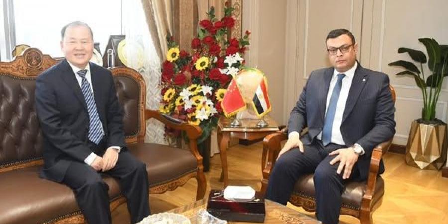 وزير الإسكان يستقبل نائب وزير الاسكان الصيني لبحث مجالات التعاون - هرم مصر
