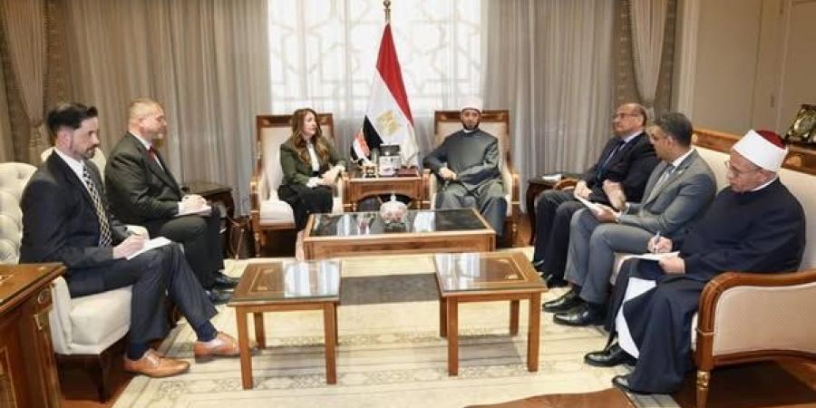 وزير الأوقاف يستقبل السفيرة الأمريكية لدى مصر ويؤكد: الإنسانية كلُّ لا يتجزأ - هرم مصر