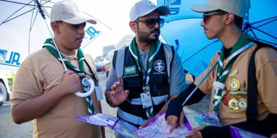 شباب الكشافة يسطرون مشاعر الفخر والاعتزاز بخدمة ضيوف الرحمن - هرم مصر