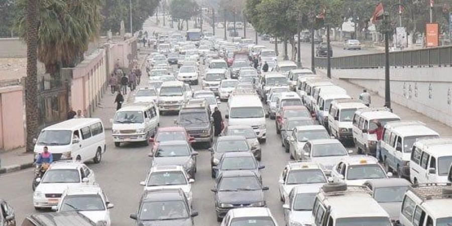 الحالة المرورية.. تباطؤ حركة السيارات بشوارع وميادين القاهرة والجيزة - هرم مصر