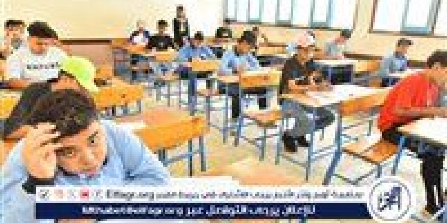 "فى ثالث ايامها" طلاب وطالبات الشهادة الإعدادية يؤدون امتحانى الجبر والإحصاء والتربية الفنية فى أسيوط - هرم مصر
