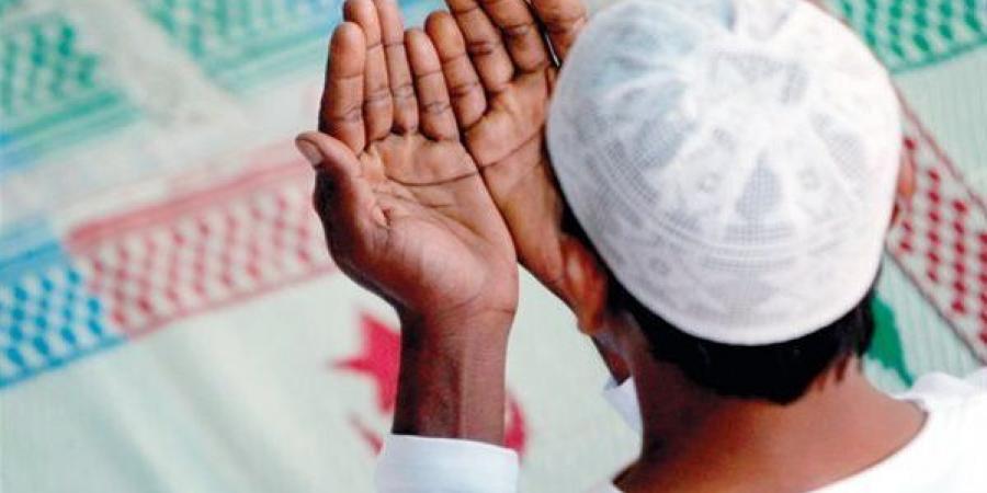 معنى قوله تعالى إليه يصعد الكلم الطيب.. وهل يفيد إثبات جهة معينة لله؟ - هرم مصر