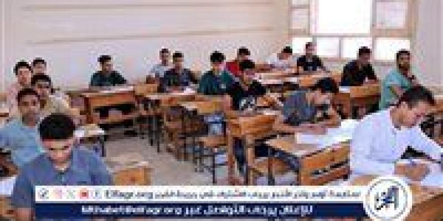 94 الف طالب وطالبة..يؤدون مادتي الجبر والاحصاء والتربية الدينية بالشهادة الاعدادية بسوهاج - هرم مصر