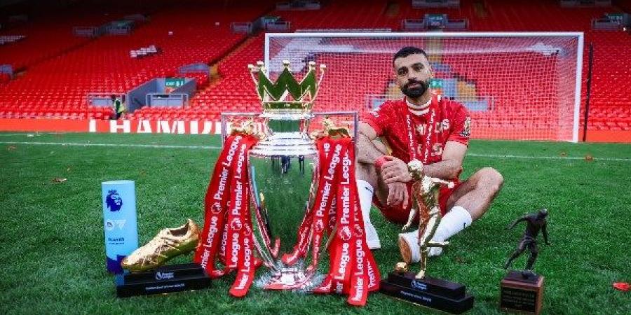 محمد صلاح يتوج بلقب أفضل جناح في العالم لعام 2025 - هرم مصر