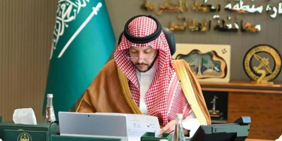 مُحافظ الطائف يطّلع على الخدمات المقدمة في مطار الطائف - هرم مصر