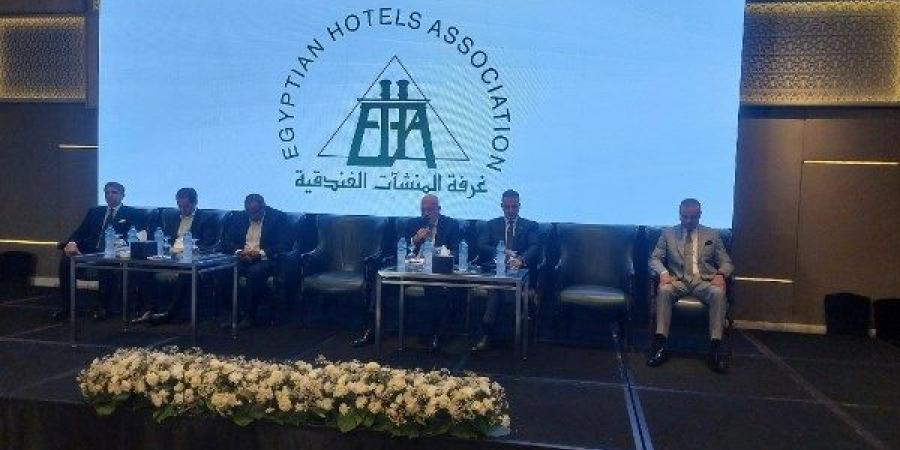 محمد أيوب: كورسات مدعومة للعاملين في الفنادق المصرية - هرم مصر