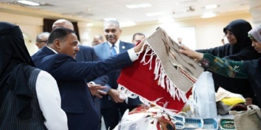 محافظ مطروح يكرم مسؤولي المرأة بمركز التنمية المستدامة - هرم مصر