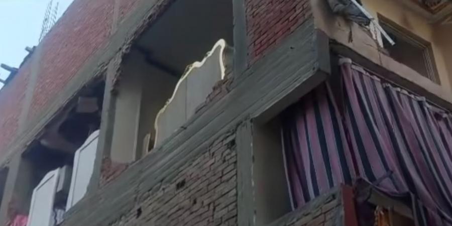انهيار الحوائط.. معاينة حادث شقة البساتين: انفجار ماسورة الغاز الرئيسي - هرم مصر