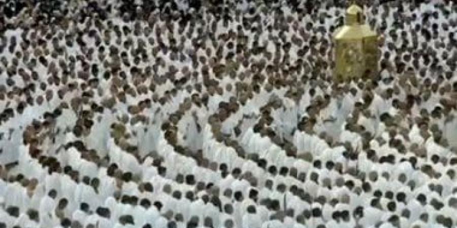 نجاح خطة التصعيد.. "شؤون الحرمين" تتيح خدمة الاستماع إلى خطبة عرفة بـ7 لغات - هرم مصر