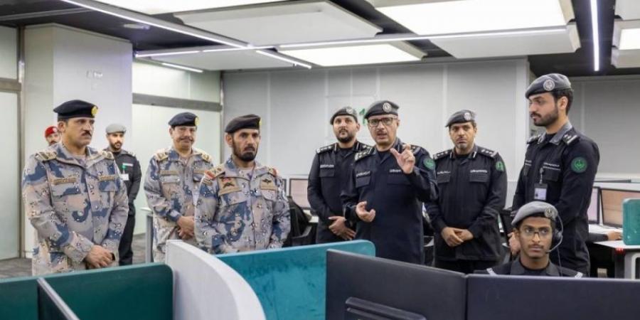 مدير عام حرس الحدود يزور مركز “911” بمنطقة مكة المكرمة - هرم مصر