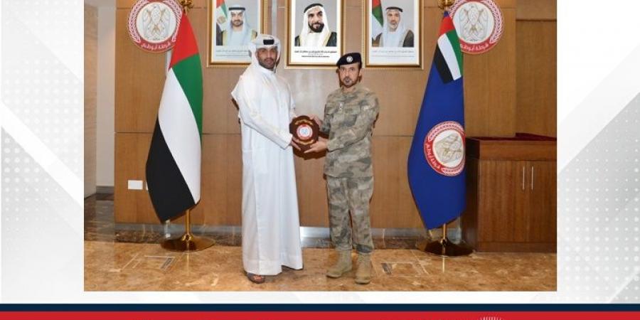 قائد عام شرطة أبوظبي يلتقي الرئيس التنفيذي لمركز ناصر العلمي والتقني - هرم مصر