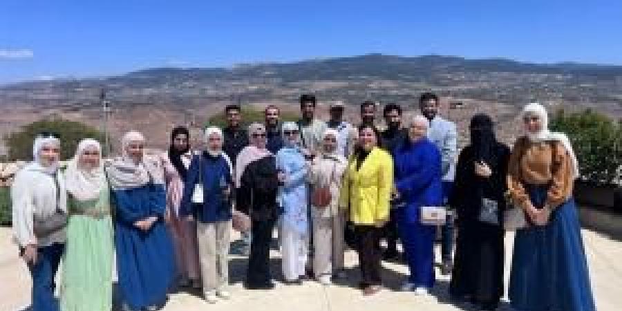كلية الصيدلة في جامعة الزرقاء تنظم زيارة إلى الحديقة النباتية الملكية - هرم مصر