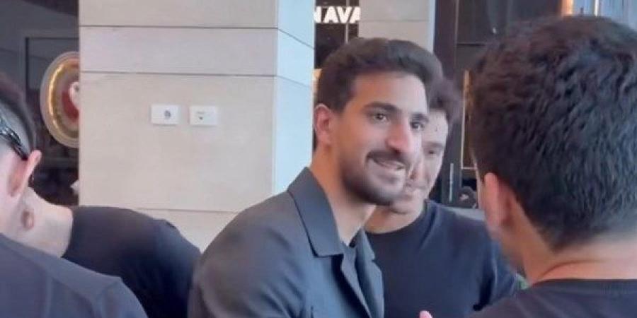 استقبال حافل في المطار لصفقة الأهلي الجديدة محمد بن رمضان قبل التوجه للمونديال - هرم مصر