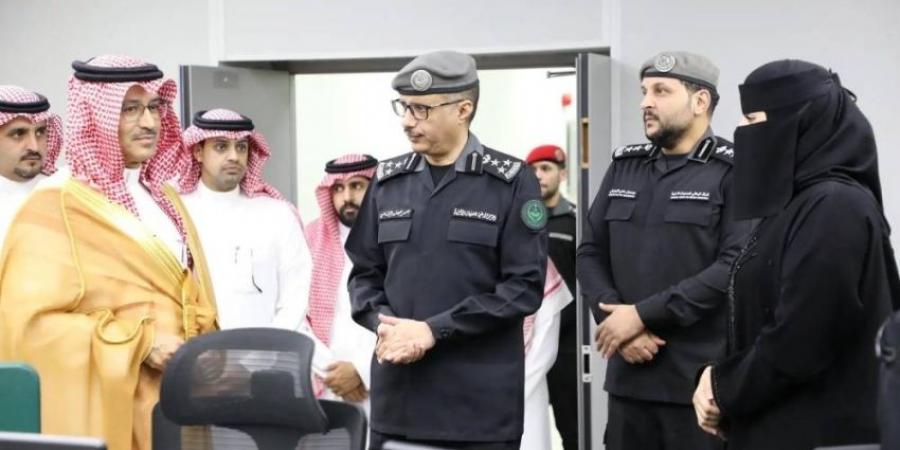 المهندس عالي الزهراني يزور مركز العمليات الأمنية الموحدة (911) بمكة المكرمة - هرم مصر