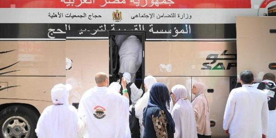 بدء تصعيد حجاج الجمعيات الأهلية إلى مشعر عرفات - هرم مصر